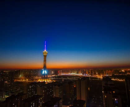 世界体操街头表演赛：创意元素吸引年轻观众，世界体操技巧冠军