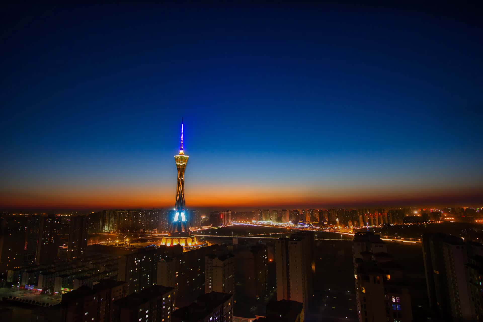 世界体操街头表演赛:创意元素吸引年轻观众,世界体操技巧冠军
